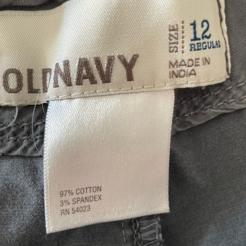 Old Navy Gray Women's Low Rise Cargo Jeans - Picture 2 of 7